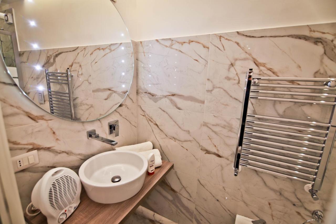 La Casa Di Anna Chiaia, Stadio Maradona Lungomarecaracciolo Apartment *